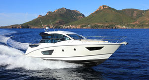 Fahrten-Motoryacht