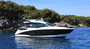 Fahrten-Motoryacht / Sport / Flybridge / IPS