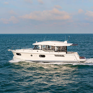 Innenborder-Trawler / Flybridge / mit Ruderhaus / 2 Kabinen
