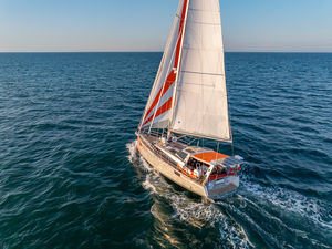Segelboot für Kreuzfahrten