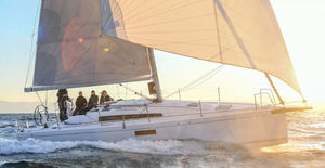 Segelboot für Fahrten- und Regattasegeln