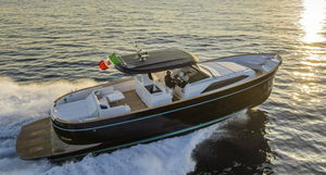 Express-Cruiser / Innenborder 1