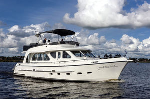 Express-Cruiser / Innenborder 1