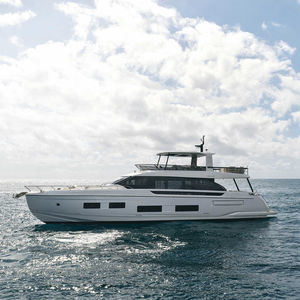 Motoryacht für Kreuzfahrten
