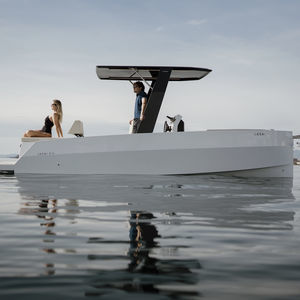 Elektro-Solar-Konsolenboot
