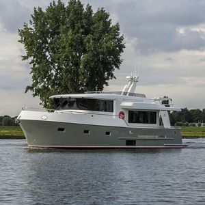 Motoryacht für Kreuzfahrten 1