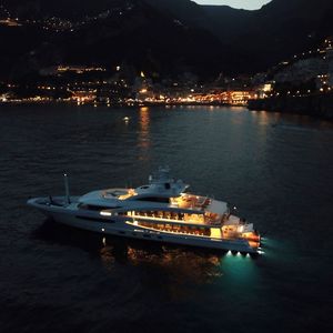 Megayacht für Kreuzfahrten