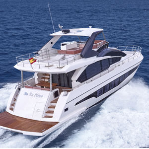 Fahrten-Motoryacht