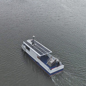 Berufsschiff / Passagier- und Frachtboot