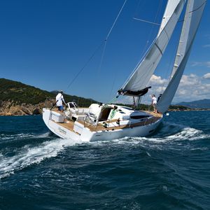 Segelboot für sportliches Fahrtensegeln