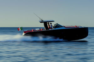 Express-Cruiser / Innenborder 1