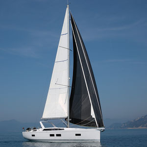 Hochseefahrten-Segelboot