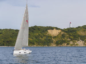 Segel-Yacht / Fahrten