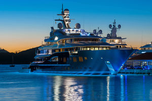 Megayacht für Kreuzfahrten