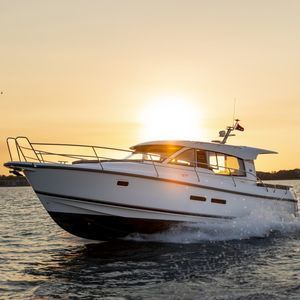Express-Cruiser / Innenborder 1