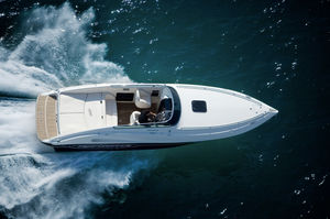 Cabin-Cruiser / Innenborder