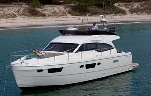 Express Cruiser / IPS POD / zweimotorig / Flybridge / max. 12 Personen