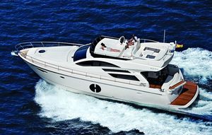 Motoryacht für Kreuzfahrten