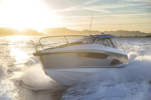 Express Cruiser / Innenborder