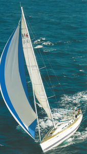 Segelboot für Fahrten- und Regattasegeln
