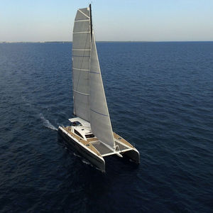 Segel-Yacht / Katamaran