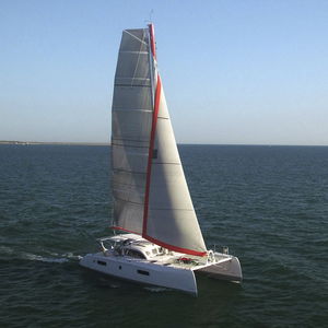 Segel-Yacht / Katamaran