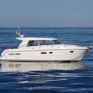 Express Cruiser / Innenborder / Hard-top