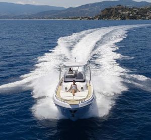 Express-Cruiser / Außenborder 1