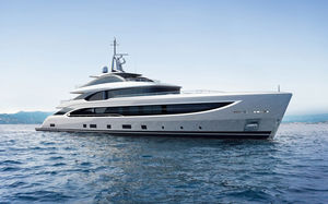 Fahrten-Megayacht / Raised Pilothouse