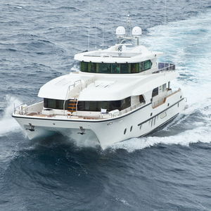 Katamaran-Motoryacht