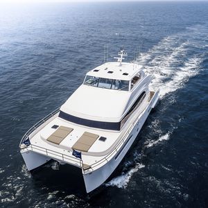 Motor-Katamarane Motoryacht 1