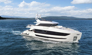 Fahrten-Motoryacht
