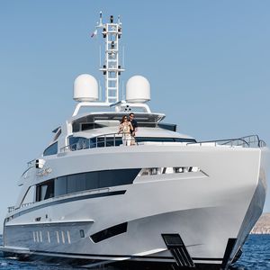 Fahrten-Superyacht / Flybridge / Aluminium / Halbgleiter