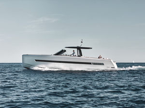 Fahrten-Motoryacht