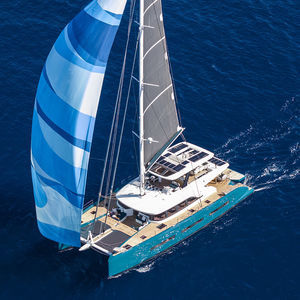 Katamaran-Segelyacht 1