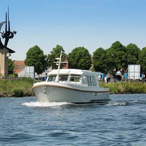 Express-Cruiser / Innenborder