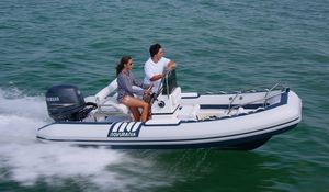 Außenborder-Schlauchboot 1