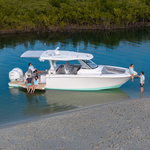 zweimotoriger Express-Cruiser