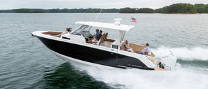 zweimotoriger Express-Cruiser