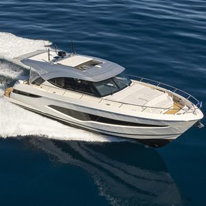 Express-Cruiser / Innenborder