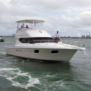 Express-Cruiser / Innenborder