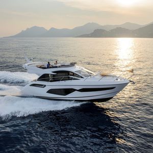 Fahrten-Motoryacht