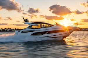 Motoryacht für Kreuzfahrten