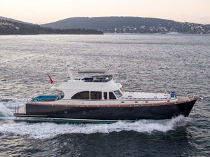 Motoryacht für Kreuzfahrten 1