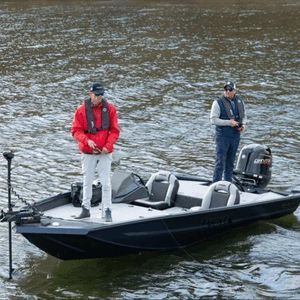 Bass-Boat / Außenborder