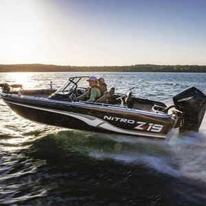 Bass-Boat / Außenborder