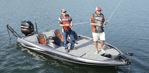 Bass-Boat / Außenborder