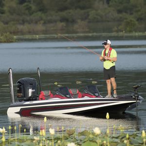 Bass-Boat / Außenborder