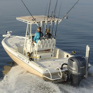 Bay-Boat / Außenbord / Mittelkonsole / Sportfischer / max. 8 Personen