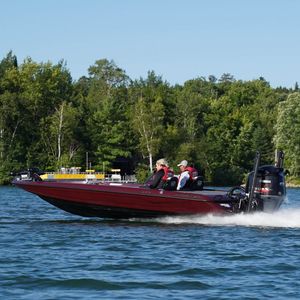 Bass-Boat / Außenborder